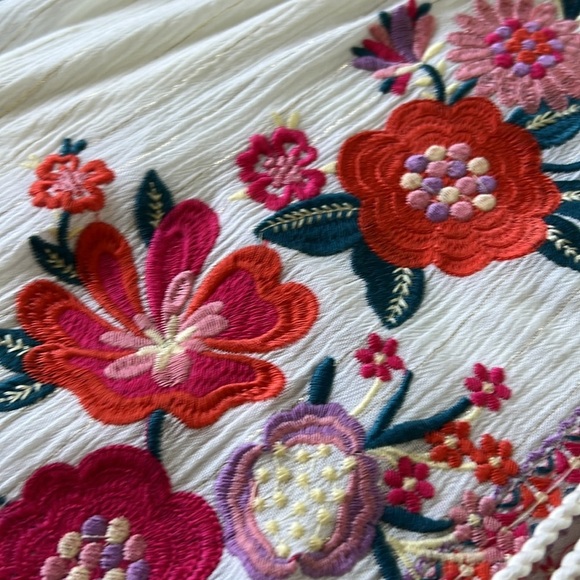 SAVANNA JANE Floral Embroidered Sleeveless Tie-Neck Mini Dress in Cream | Large - Picture 5 of 8